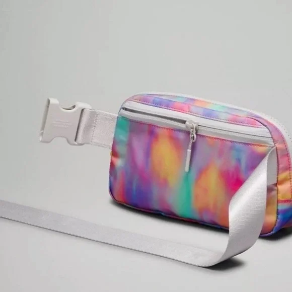 NWT SOLDOUT SUMMER EDITION LULULEMON EVERYWHERE BELT BAG 1L TIE DYE NEON - Picture 2 of 4